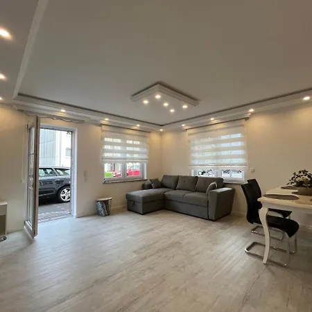 Zentral Und Modern -